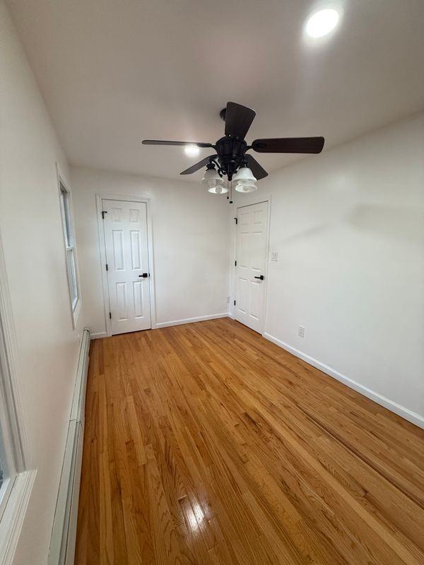 2054 Grove St ##2fl - Photo 7 of 12