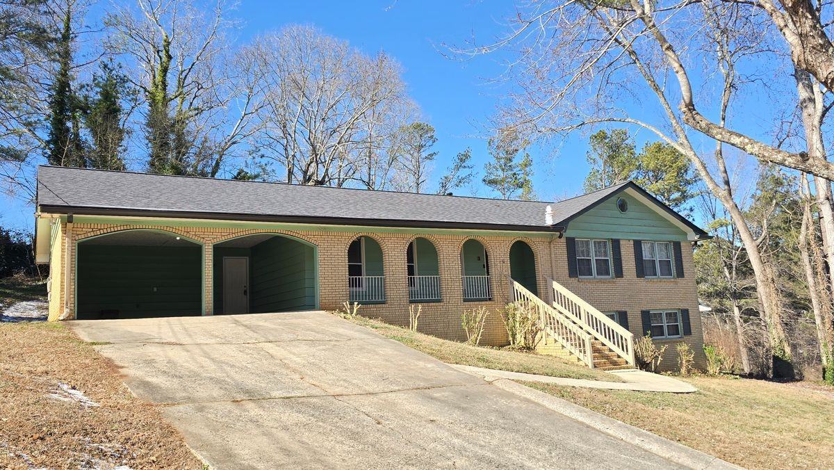 4270 Hamill Dr - Photo 2 of 29