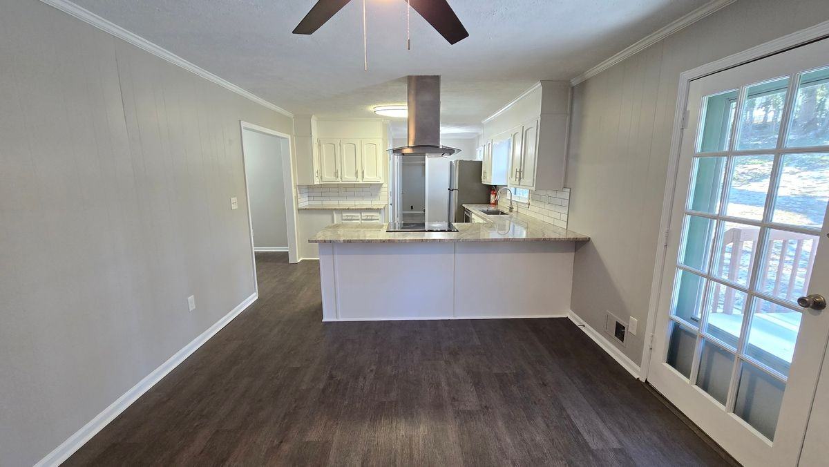 4270 Hamill Dr - Photo 7 of 29