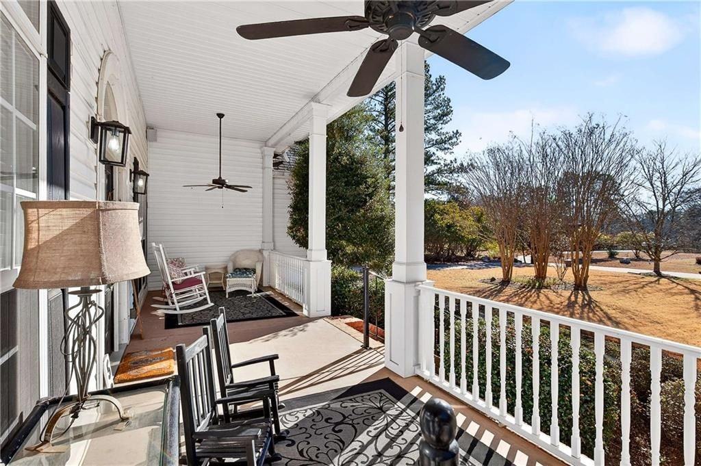 58 Legend Dr - Photo 4 of 38