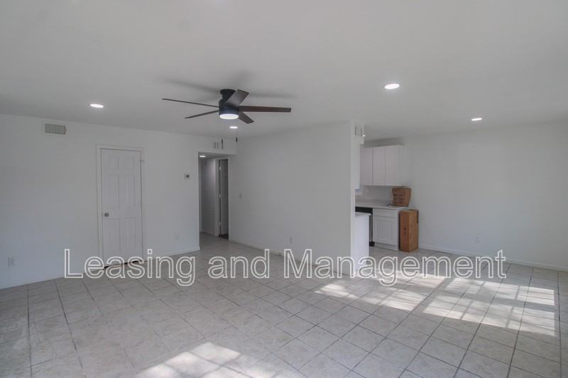 910 Sea Gull Dr #B - Photo 3 of 14