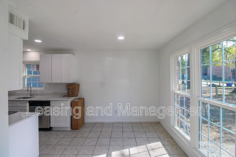 910 Sea Gull Dr #B - Photo 4 of 14