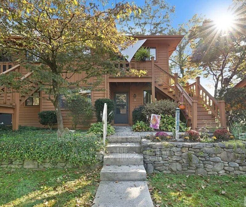 581 Courtwood Ln #3 - Photo 2 of 17