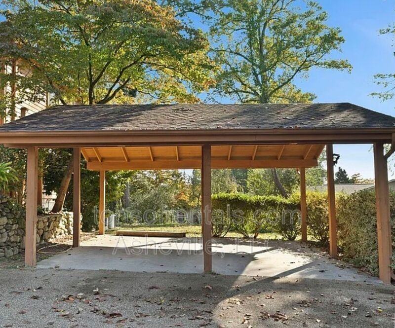 581 Courtwood Ln #3 - Photo 3 of 17