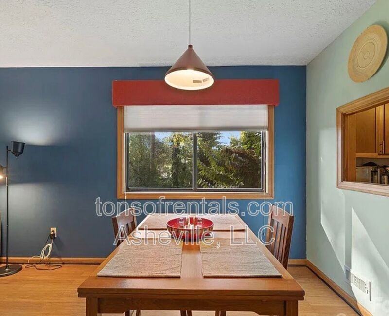 581 Courtwood Ln #3 - Photo 7 of 17