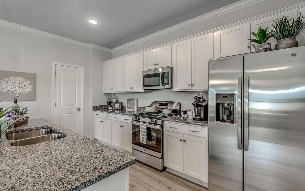 423 Mcgarry Dr - Photo 2 of 5