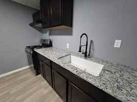 featured image of 2905 Glenwood St