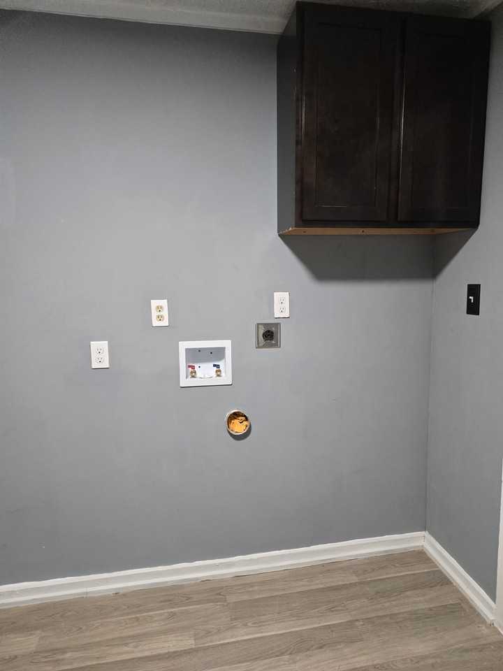 2905 Glenwood St - Photo 2 of 10