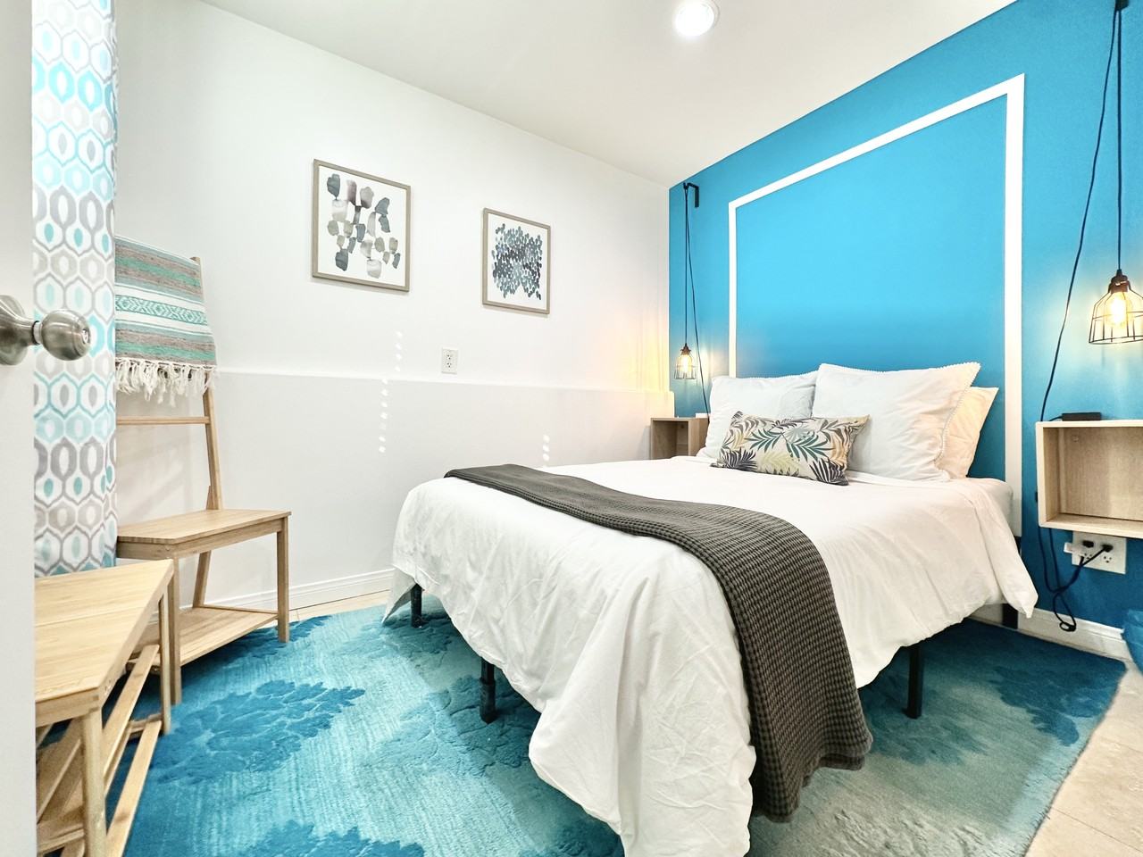 814 W Beach Ave #B - Photo 2 of 22