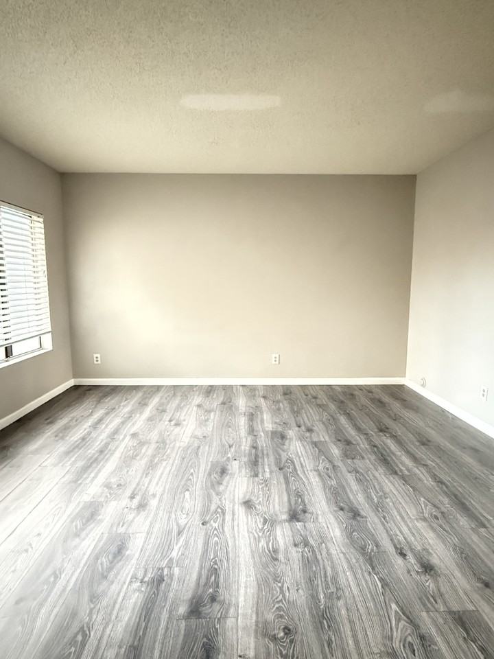 7801 N 44th Dr #1007 - Photo 5 of 47