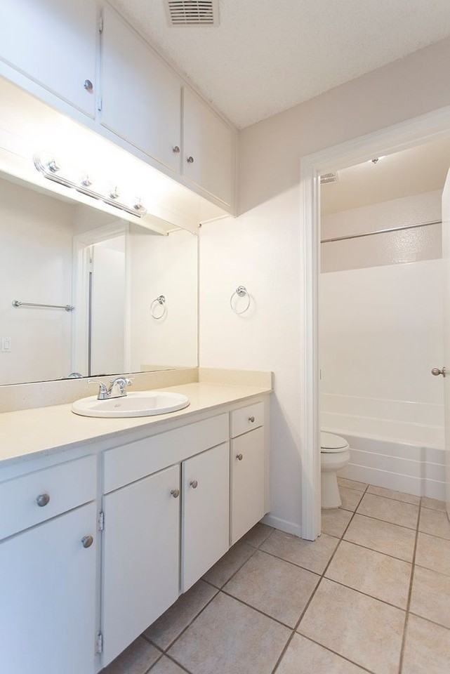 Casa Riviera Apartments - Photo 4 of 25