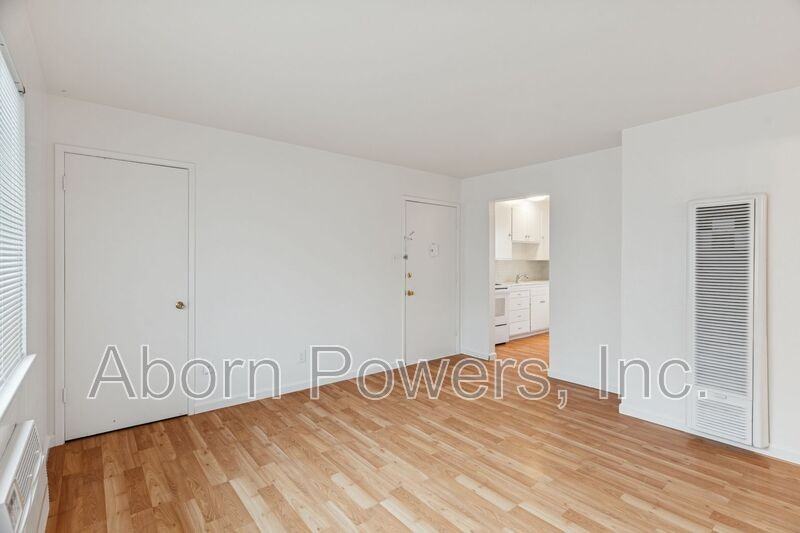 2423 Q St #8 - Photo 3 of 9