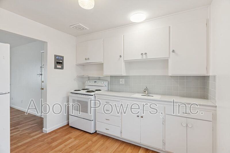 2423 Q St #8 - Photo 5 of 9