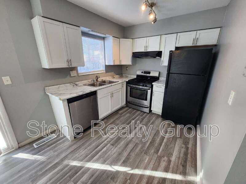 676 Delaware Ave #32 - Photo 4 of 9
