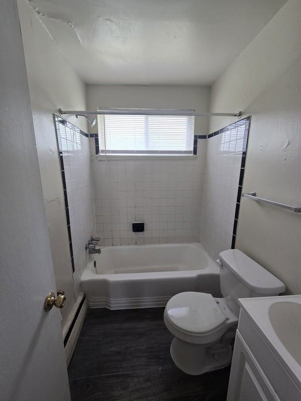 3206 Ellwood Ave #C - Photo 5 of 8