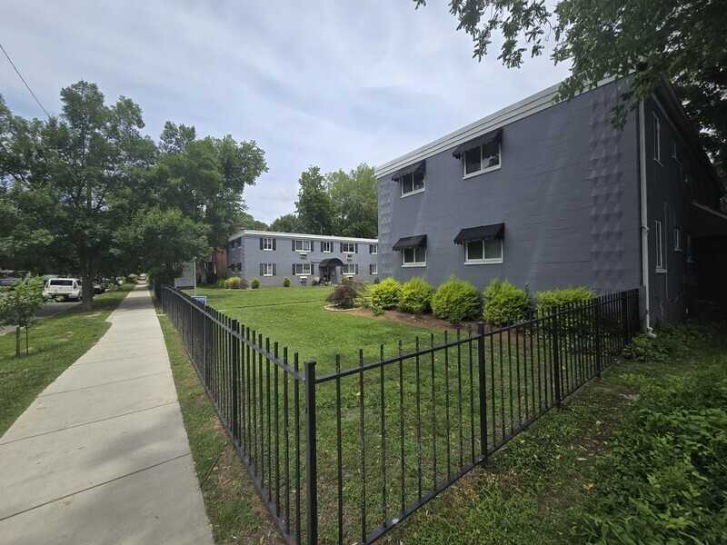 3206 Ellwood Ave #C - Photo 2 of 8