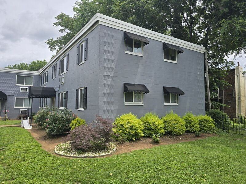 3206 Ellwood Ave #C - Photo 3 of 8