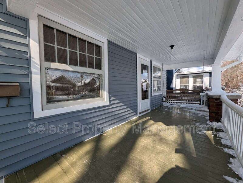 1131 Pemberton Dr - Photo 3 of 28