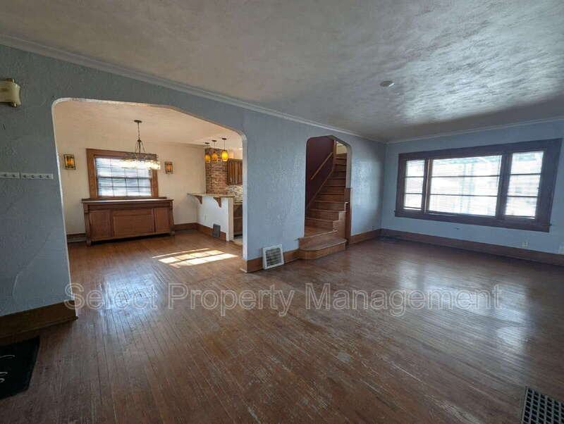 1131 Pemberton Dr - Photo 5 of 28