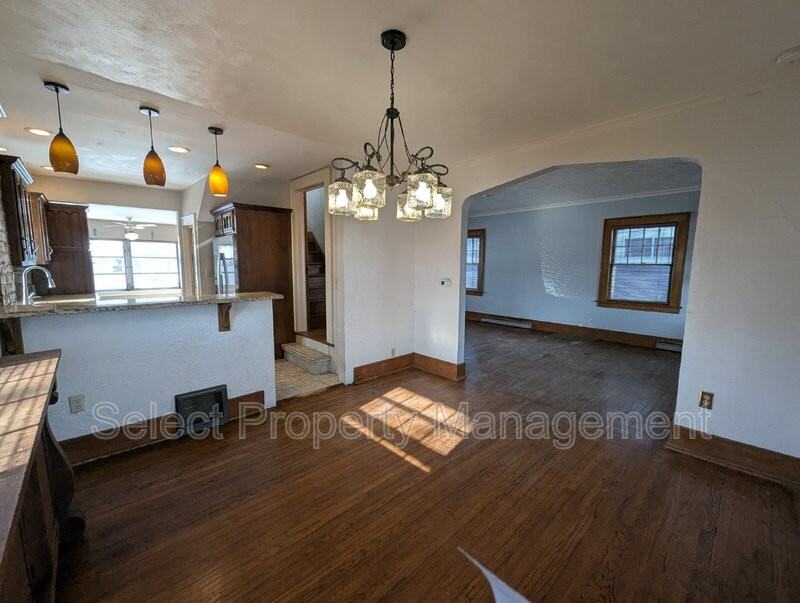 1131 Pemberton Dr - Photo 7 of 28