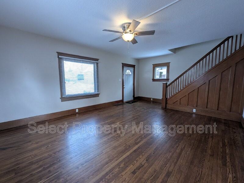 933 Cottage Ave - Photo 3 of 21