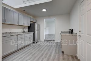 featured image of 208 E Park St #B