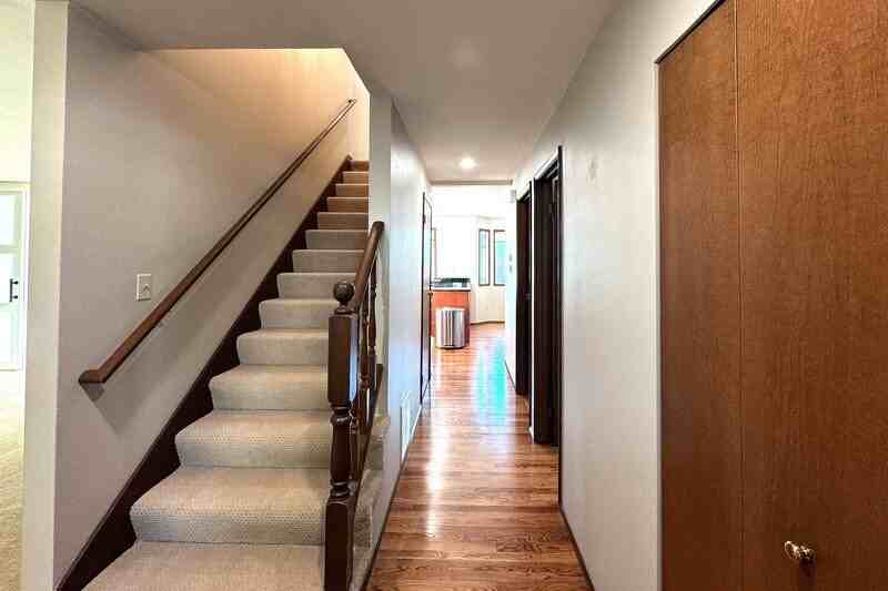 12941 Ne 71st St - Photo 4 of 50