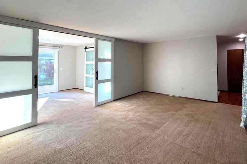 12941 Ne 71st St - Photo 7 of 50