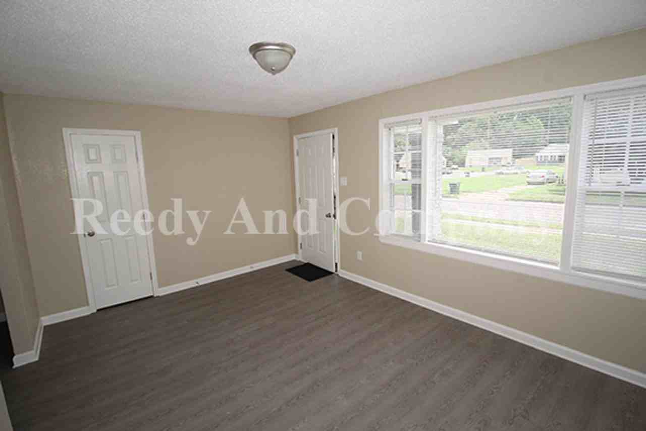 91 Eastview Dr - Photo 5 of 14