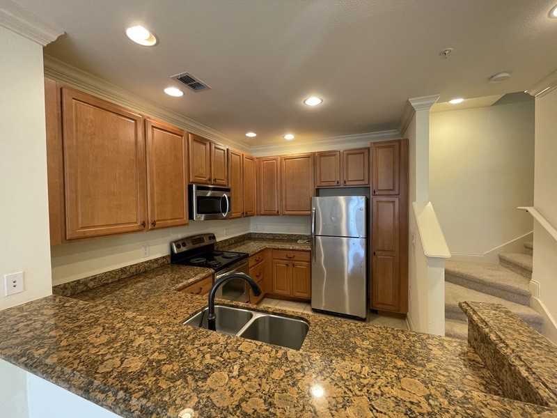 3044 Bella Vista Dr - Photo 2 of 17