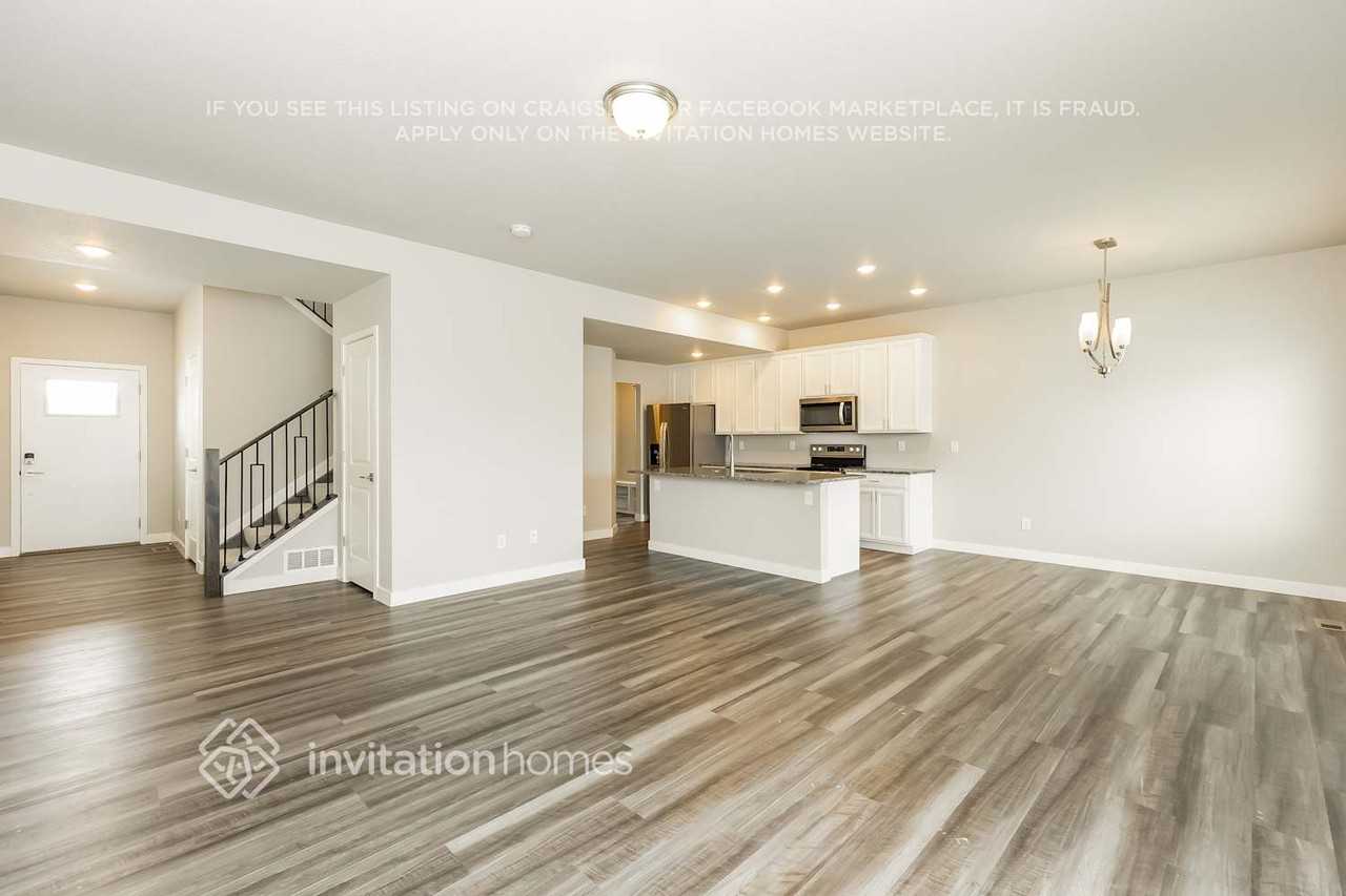 6246 Bobolink Ln - Photo 5 of 18