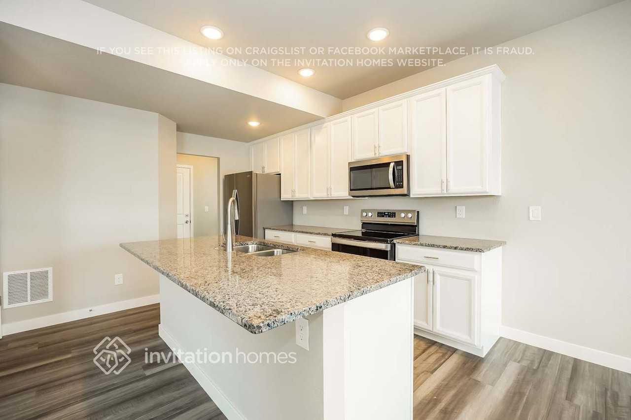 6246 Bobolink Ln - Photo 7 of 18