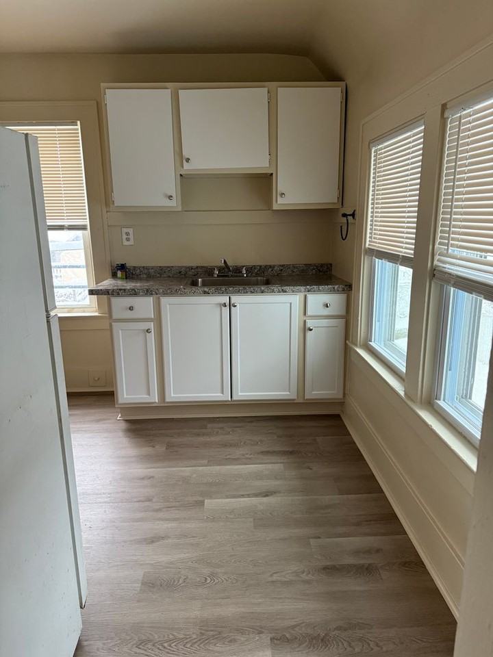 Avenue B - Photo 7 of 8