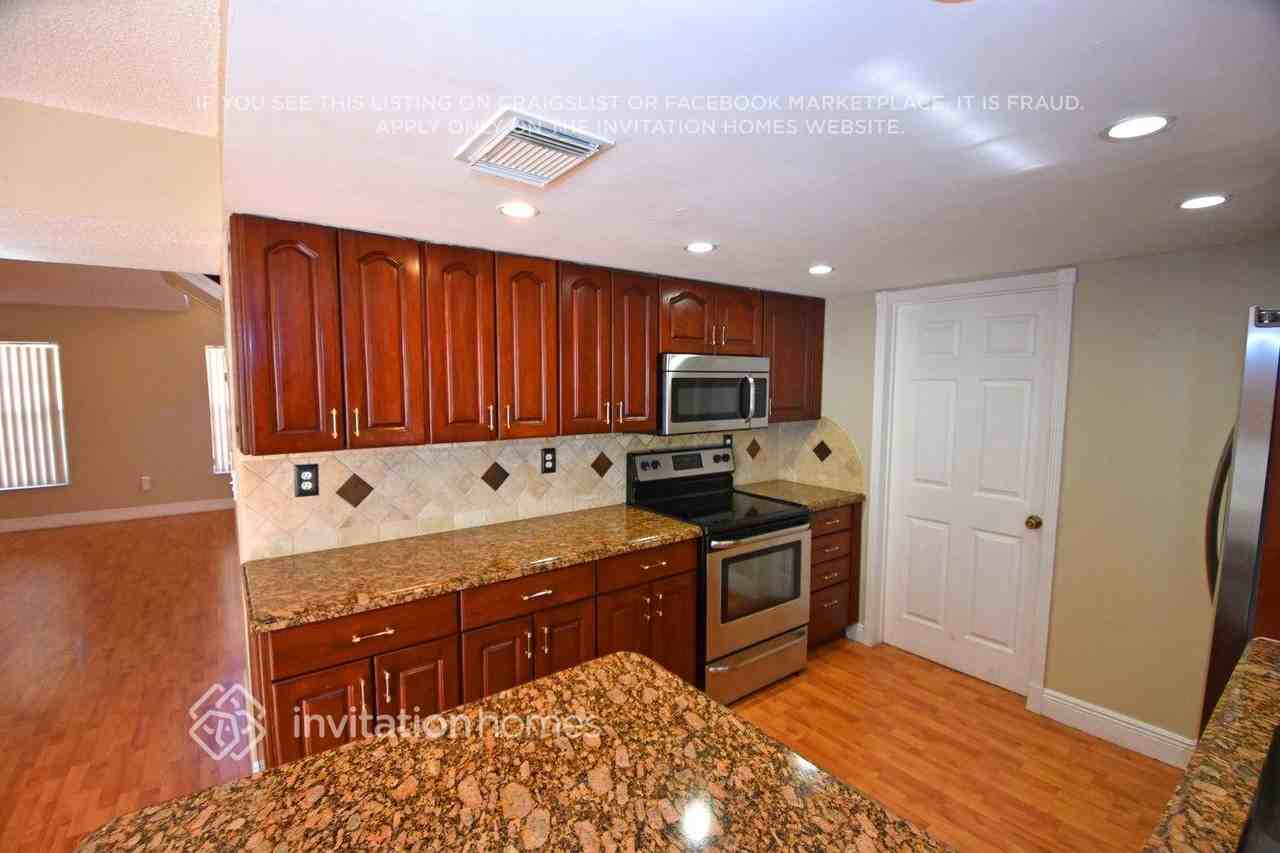 12680 Nw 9th Way - Photo 5 of 18