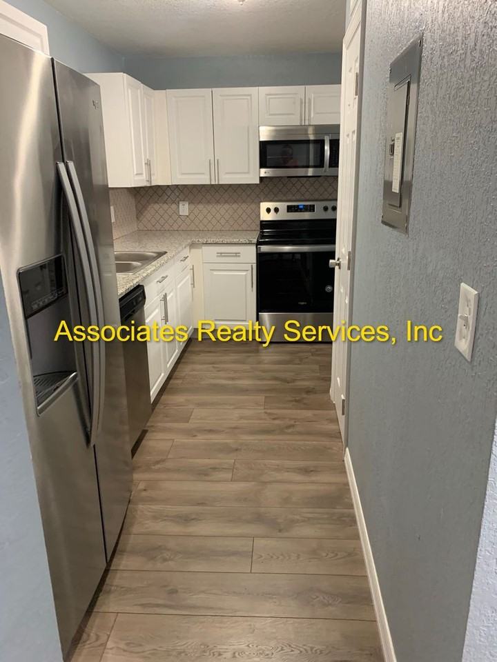 1324 Sw 61st Ter #8F - Photo 2 of 17