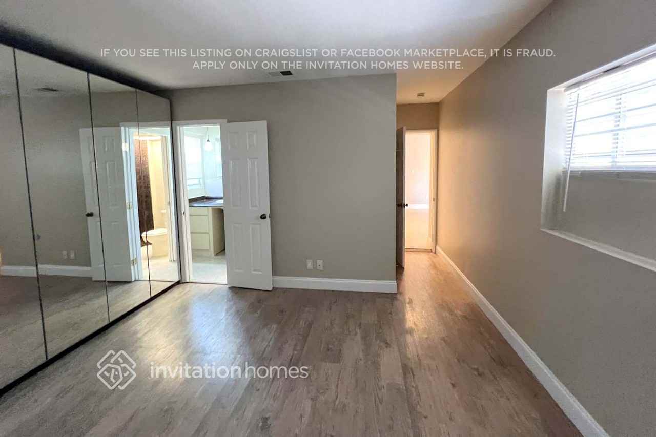 1616 Ne 36th St - Photo 7 of 13