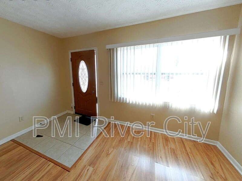 7819 Lisa Dr E - Photo 5 of 17