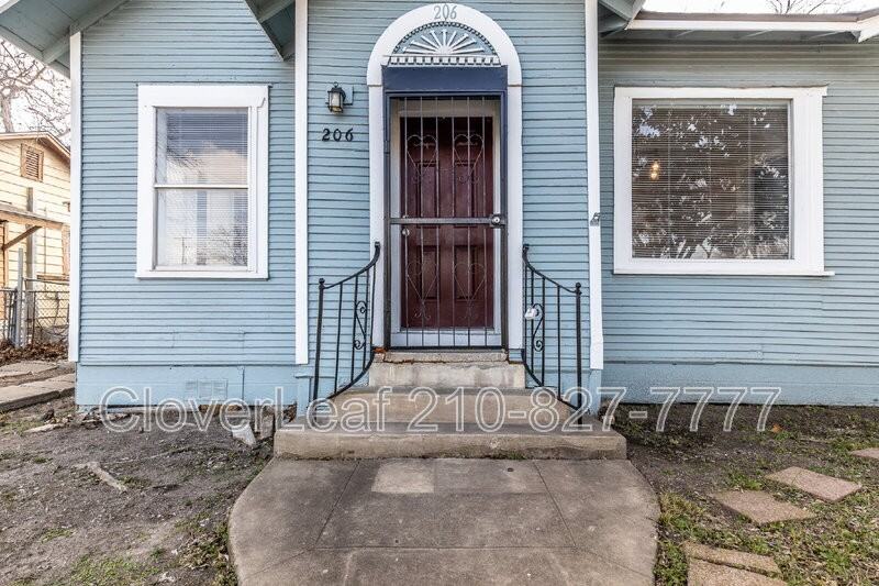 206 Hoover Ave - Photo 4 of 22