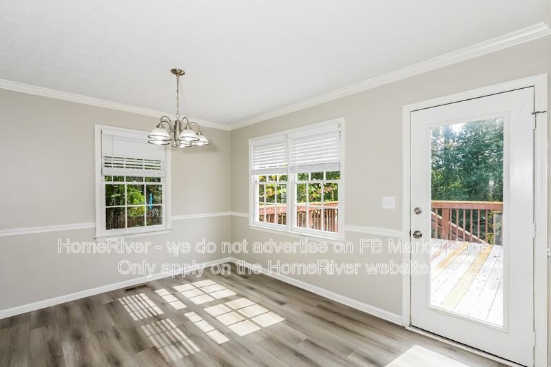 1890 Tree Brooke Ln - Photo 4 of 22