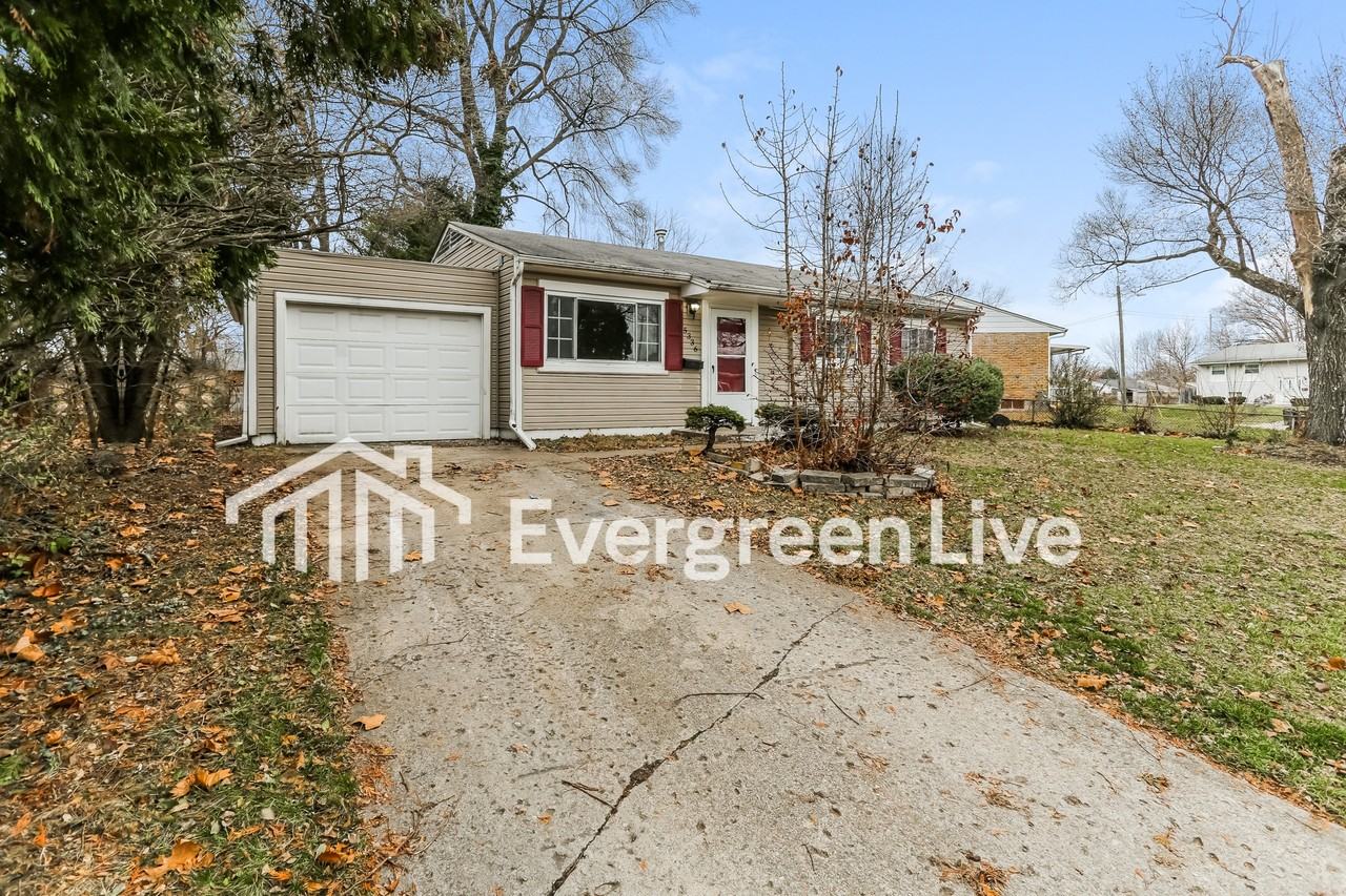 5336 Mapleridge Dr - Photo 2 of 15