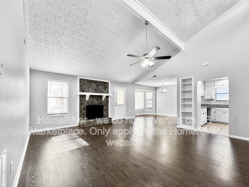 1299 Bugle Ct - Photo 4 of 24