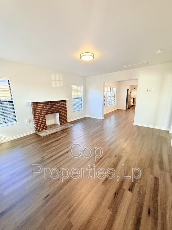 255 Cumberland Rd - Photo 3 of 18