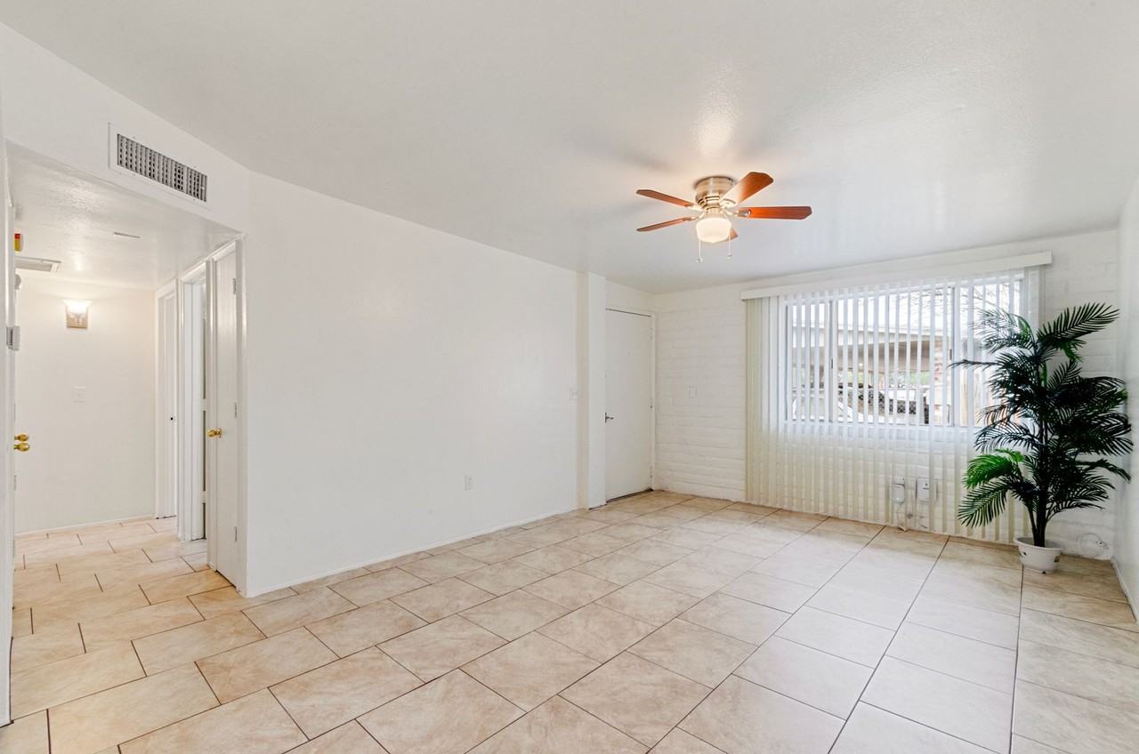 2124 N Bell Ave - Photo 6 of 22