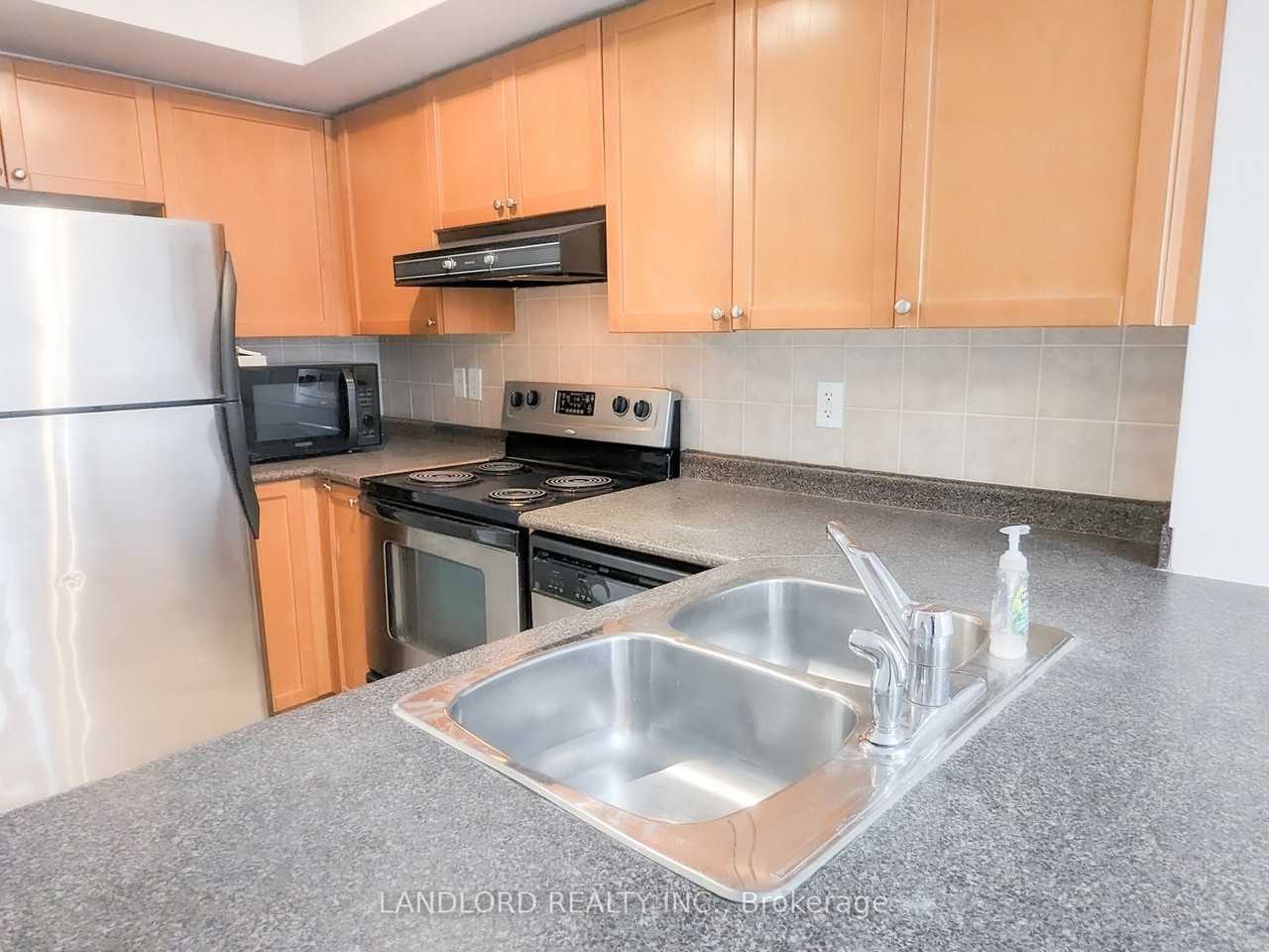 65 Turntable Cres #91 - Photo 2 of 20