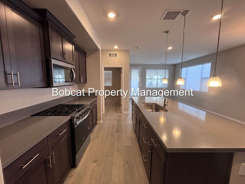 860 Furlong Dr - Photo 5 of 50