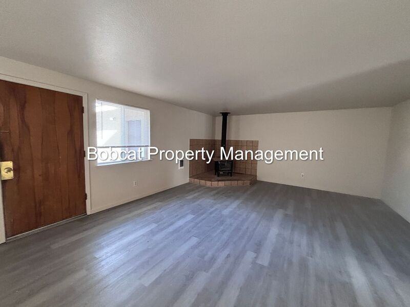 1414 Kimmerling Rd #B - Photo 2 of 34