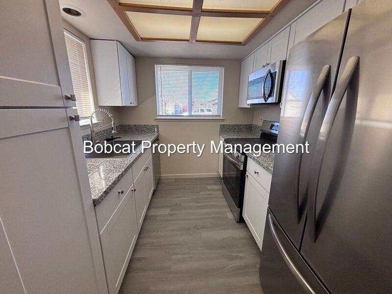 1414 Kimmerling Rd #B - Photo 7 of 34