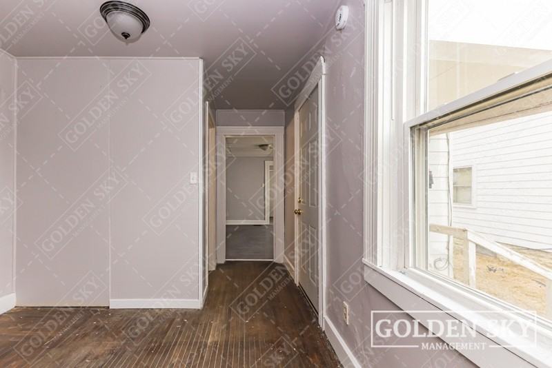 230 Kinsey St #1 - Photo 3 of 9