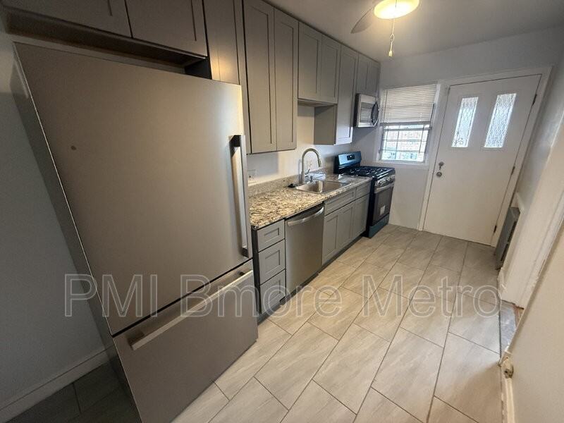 917 Kevin Rd - Photo 5 of 19