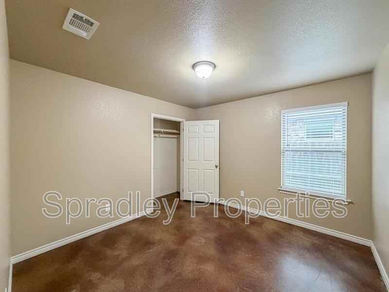 1540 Brady Way - Photo 7 of 15